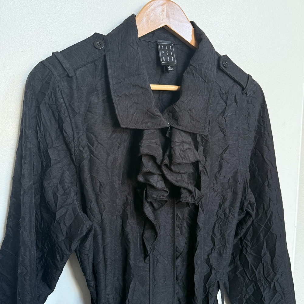 Due Per Due crinkled black trench coat - Picture 4 of 8